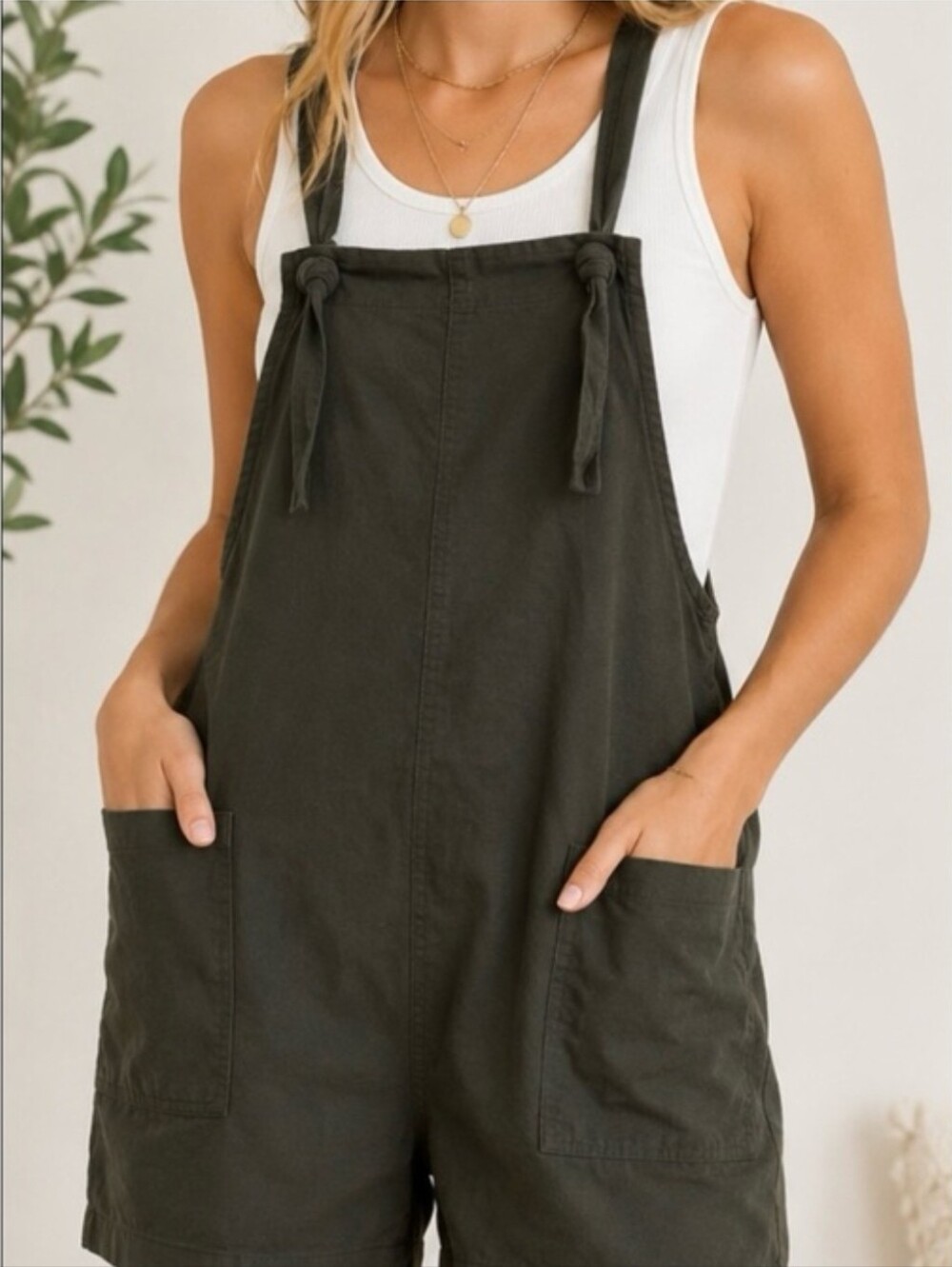 Zenana Olive Green Short Jumper Overalls. BRAND NEW WITHOUT TAG